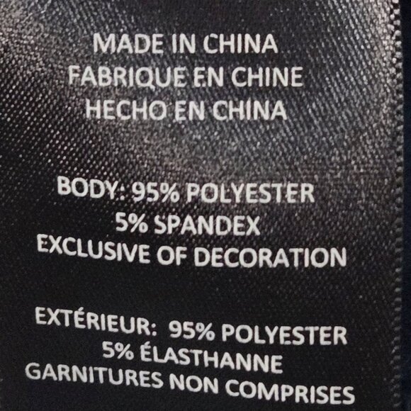 Medium Spyder Rash Guard, SPF 30+, Comfortable, Swim/Workout/Casual - Picture 6 of 6